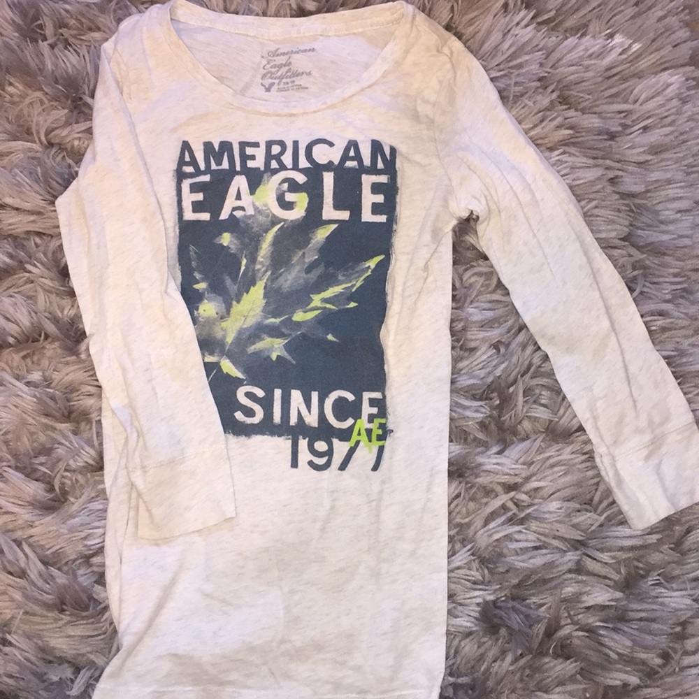 American Eagle graphic tee